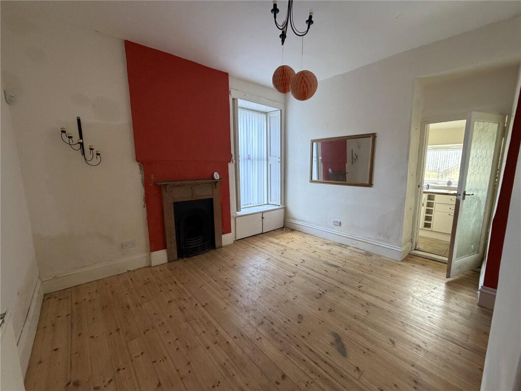 House in Barrhead, Waterside, Crossmill - View 5