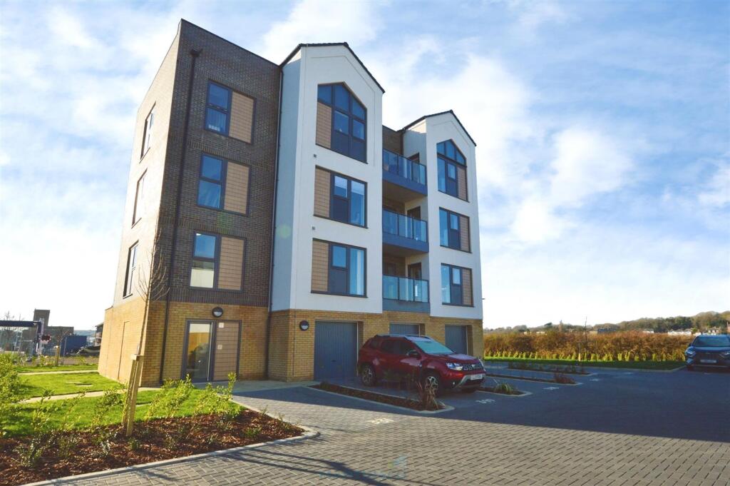 Main image of property: Edgewater, St Mary's Island, Chatham