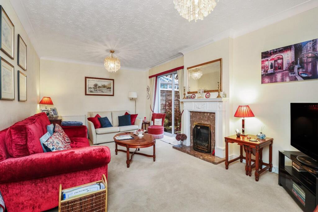 Yeoford Drive, Altrincham photo 2