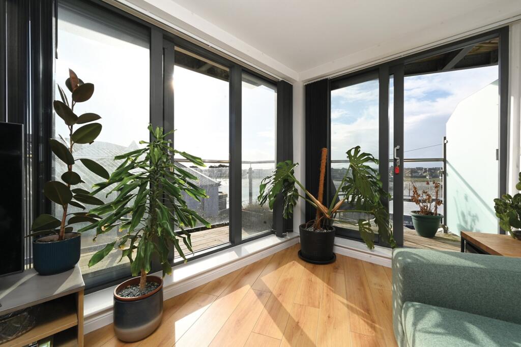 Main image of property: 83 Mariner Point, Shoreham, West Sussex, BN43