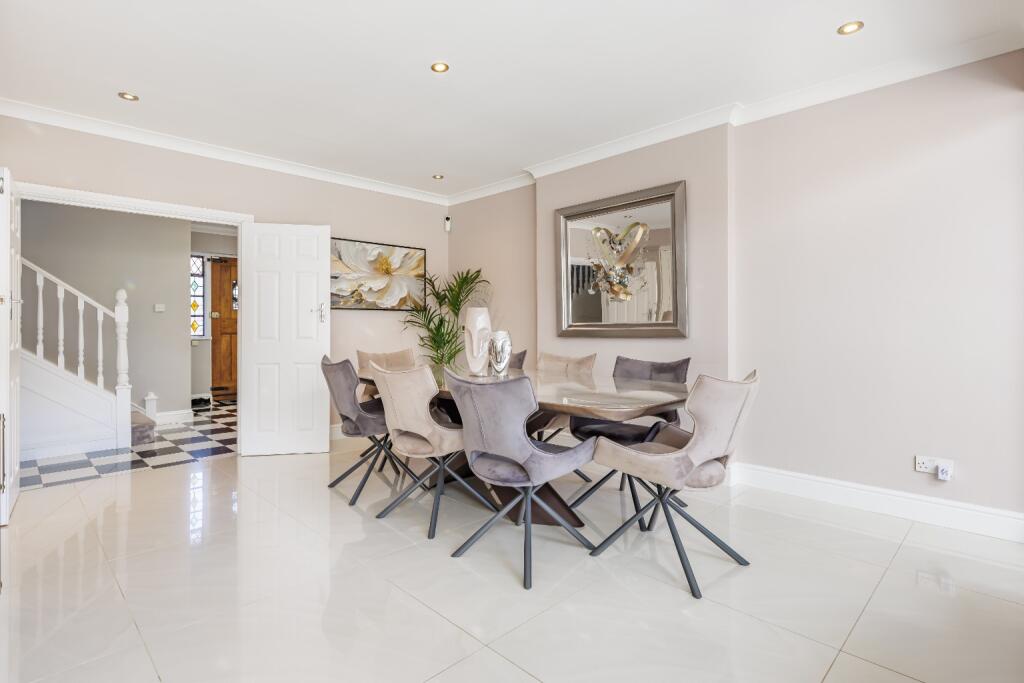 House in London - View 5