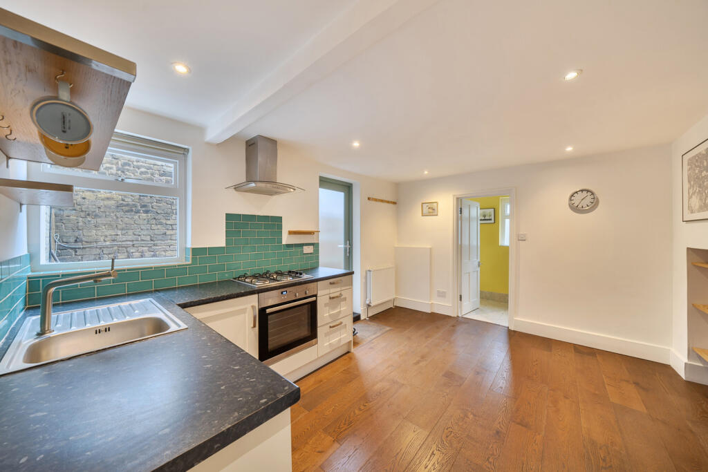 Apartment in London - View 4