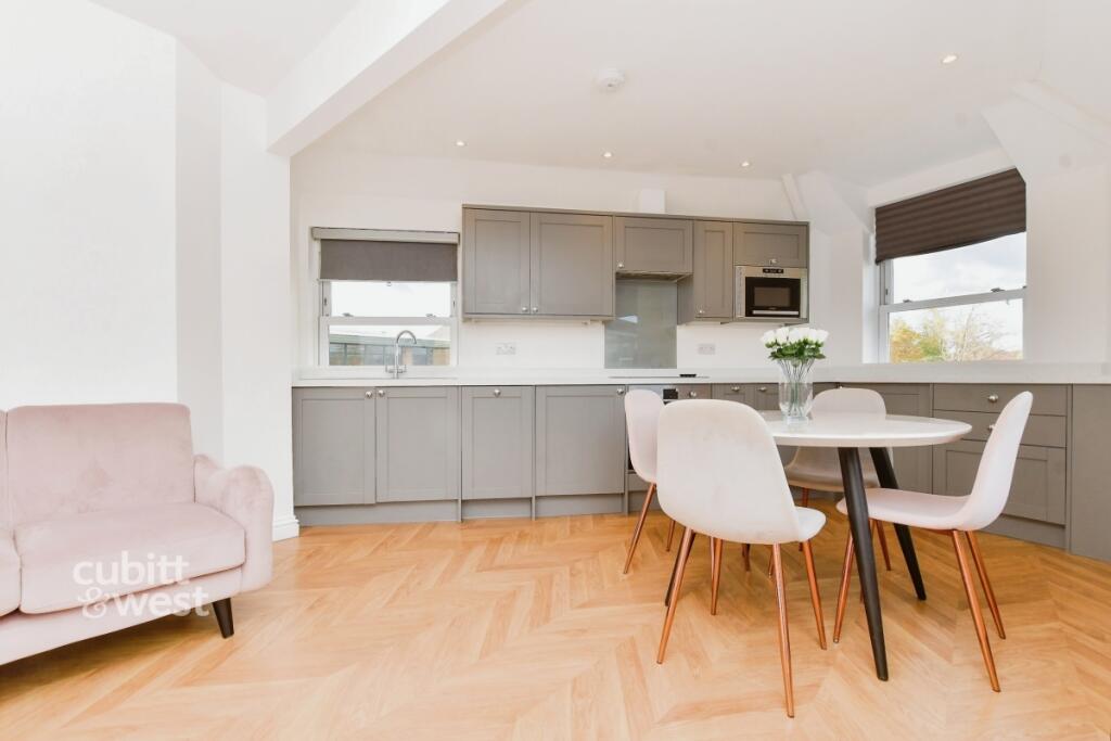 Main image of property: Oak Road Leatherhead KT22