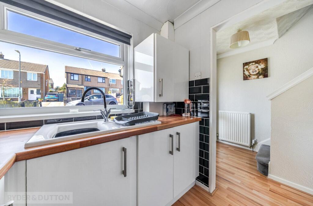 House in Calderdale, Illingworth - View 5
