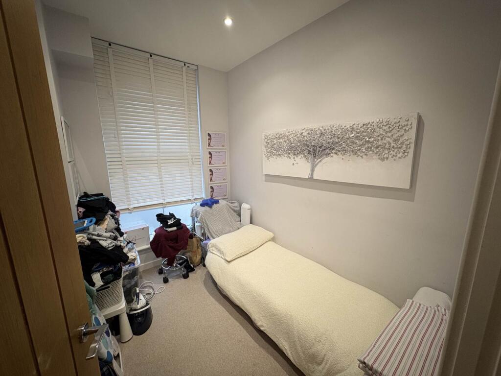 Apartment in Enfield - More