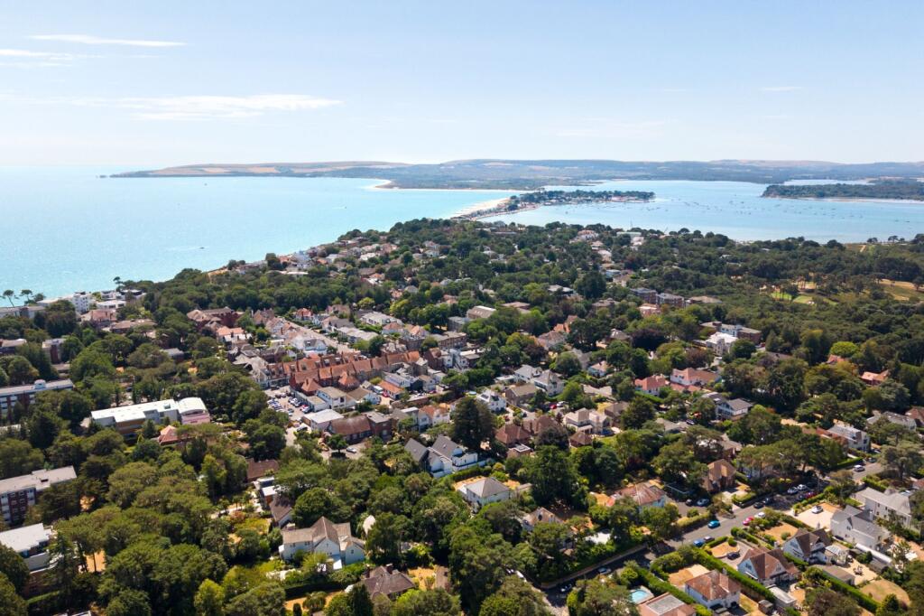 Moorfields Road, Canford Cliffs, Poole, BH13 photo 4