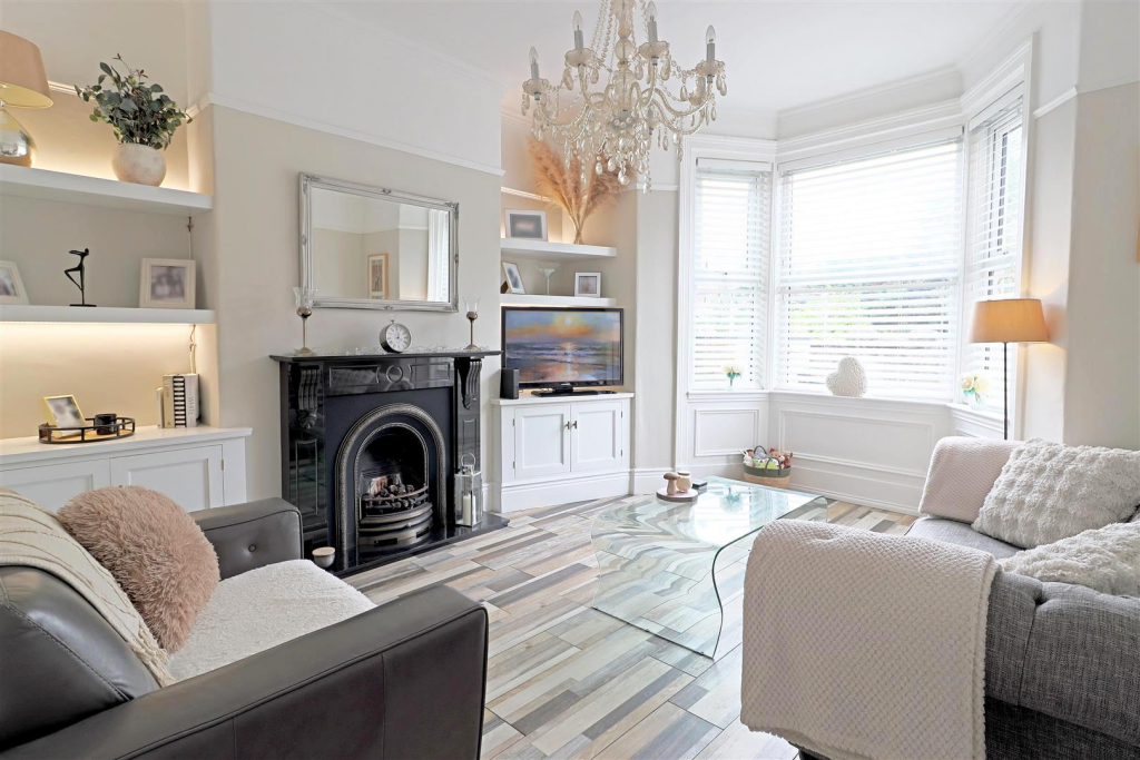 Apartment in North Tyneside, North East - View 2