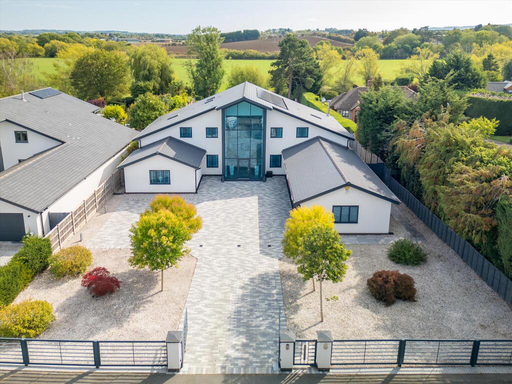 Main image of property: Avonbank Drive, Stratford-upon-Avon, Warwickshire, CV37