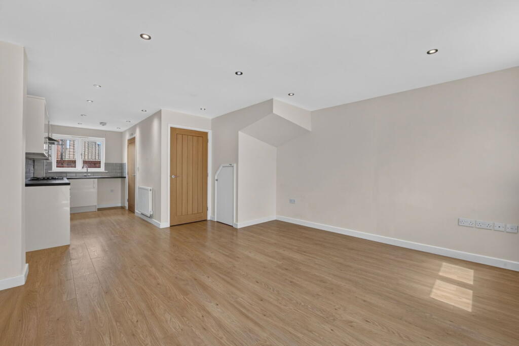 House in Kettering, Leisure Village - View 5