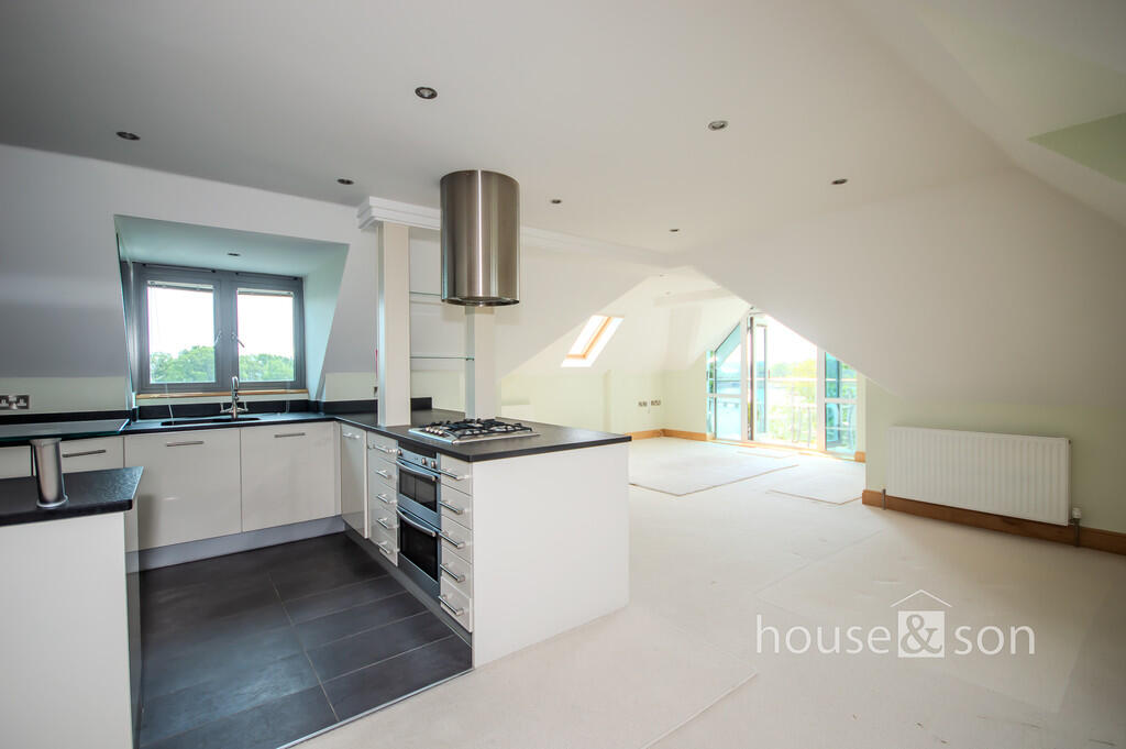 Twemlow Avenue, Poole - View 5