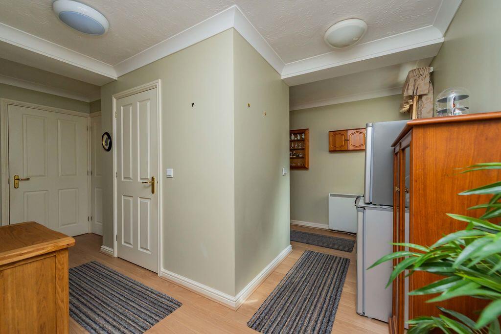 Lutton Close, Oswestry photo 4