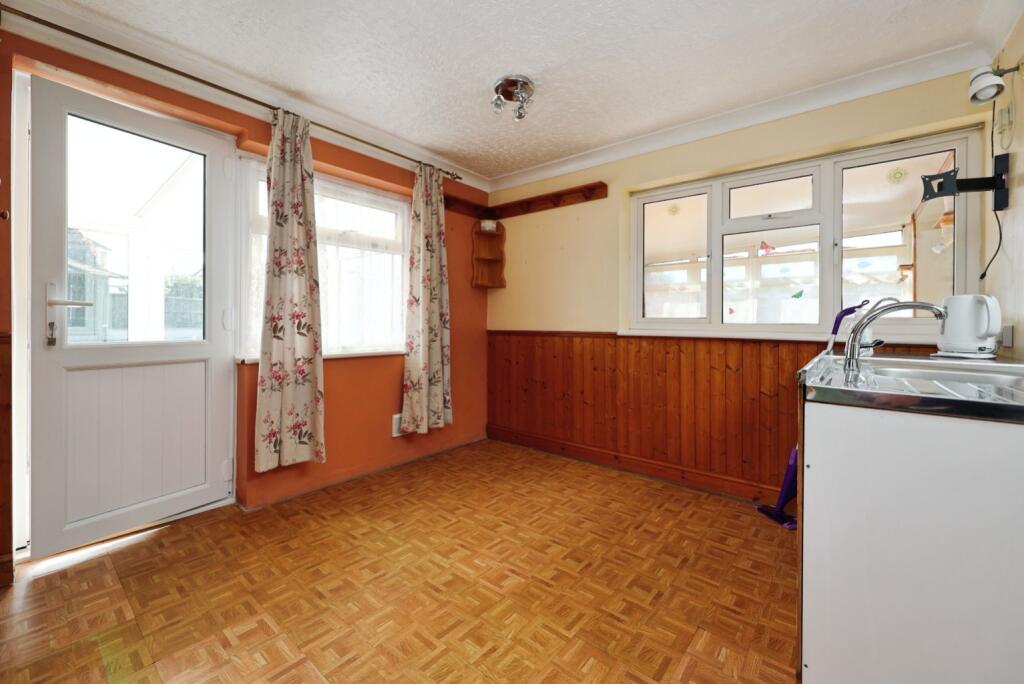 House in Lincoln - View 5