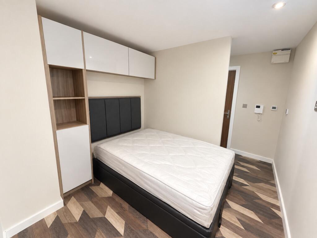 Apartment in Manchester - View 3