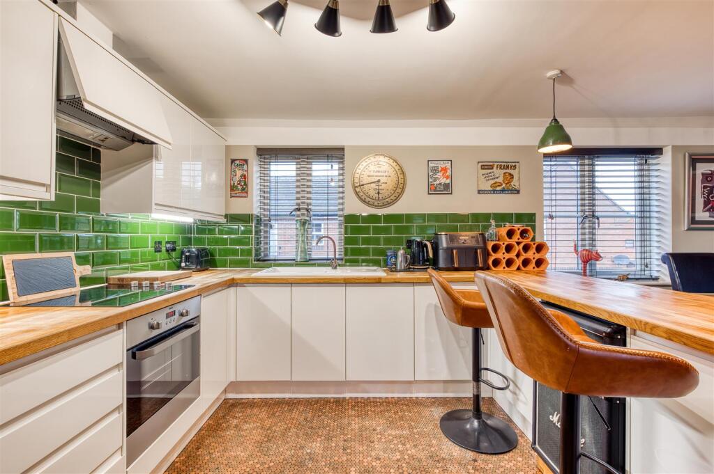 House in Higham Ferrers, North Northamptonshire - View 4