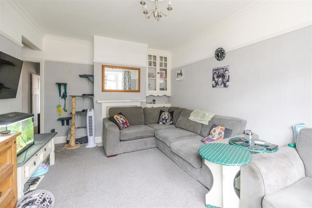 House in Grimsby, Littlefield - View 3