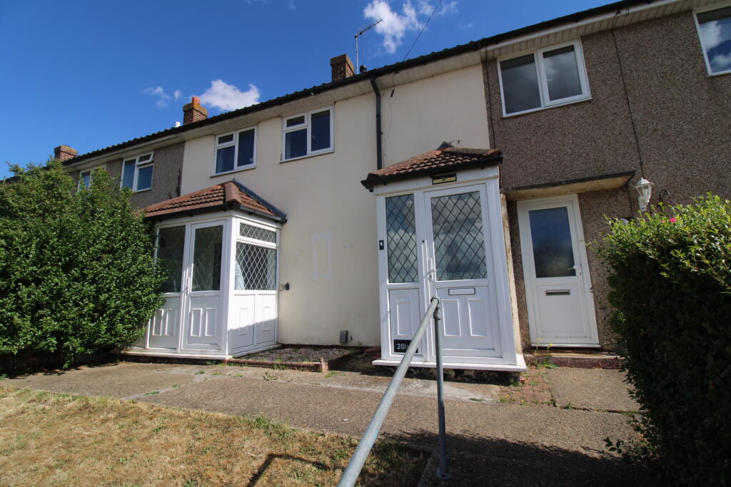 Main image of property: Stratford Gardens, Stanford-le-hope, SS17