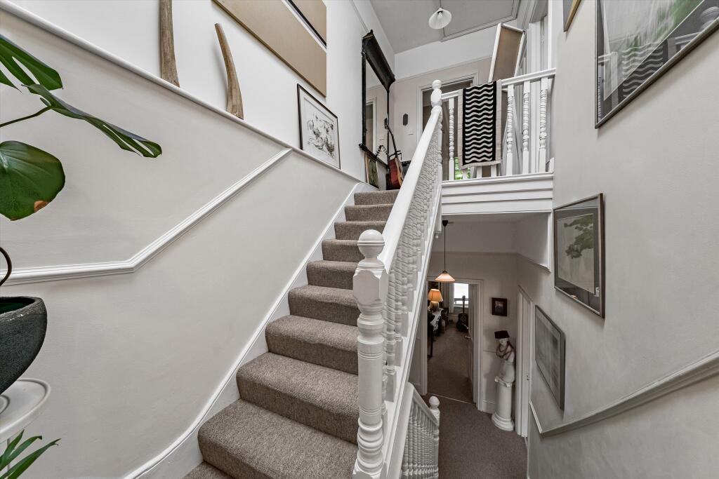 Apartment in Twickenham - View 5