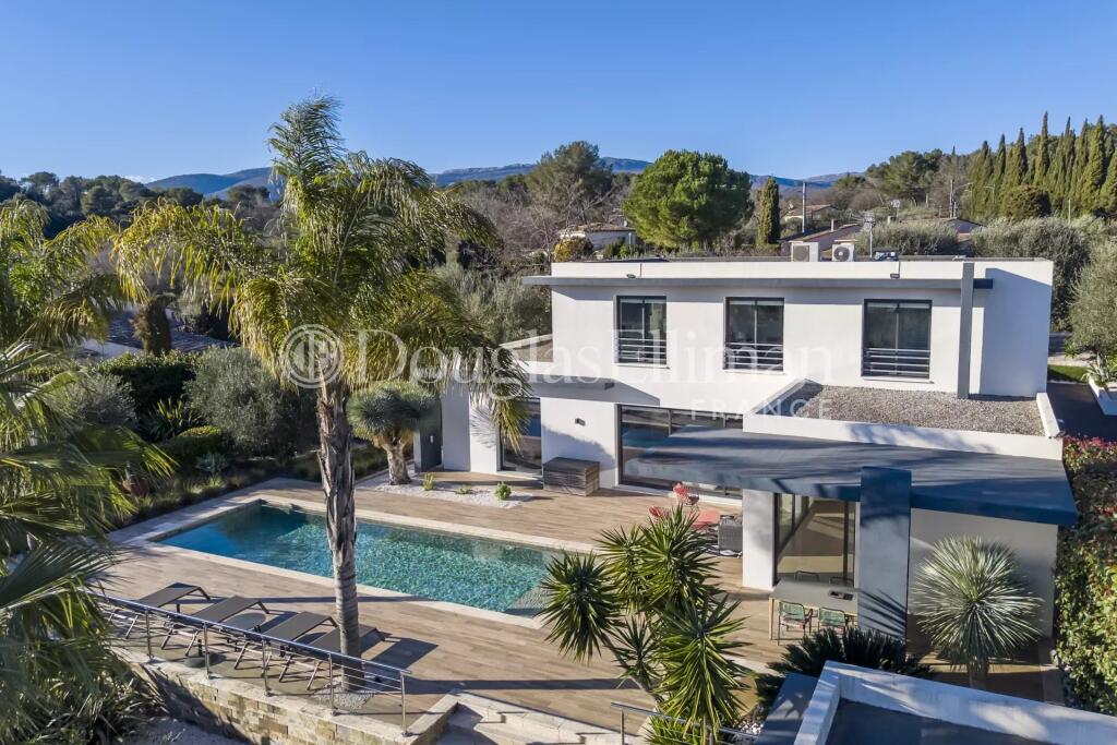 Main image of property: Provence-Alps-Cote d`Azur, Alpes-Maritimes, Opio