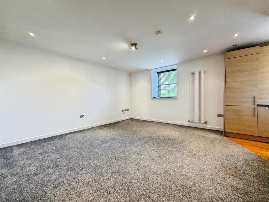 Apartment in Nottingham - View 4
