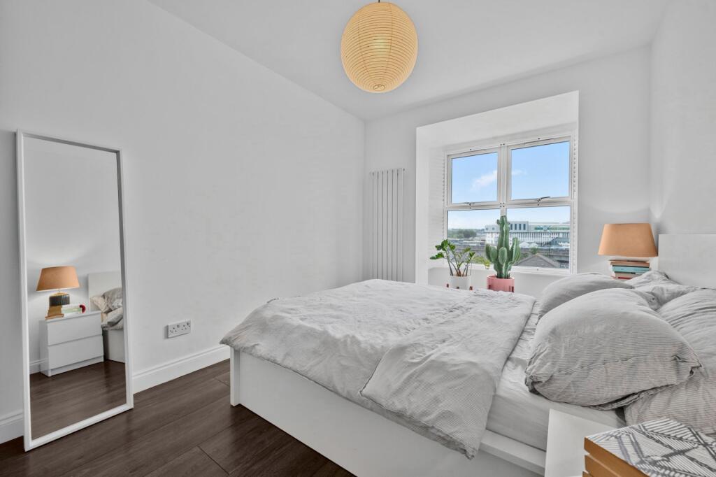 Apartment in London, Britannia Village, Canning Town - More