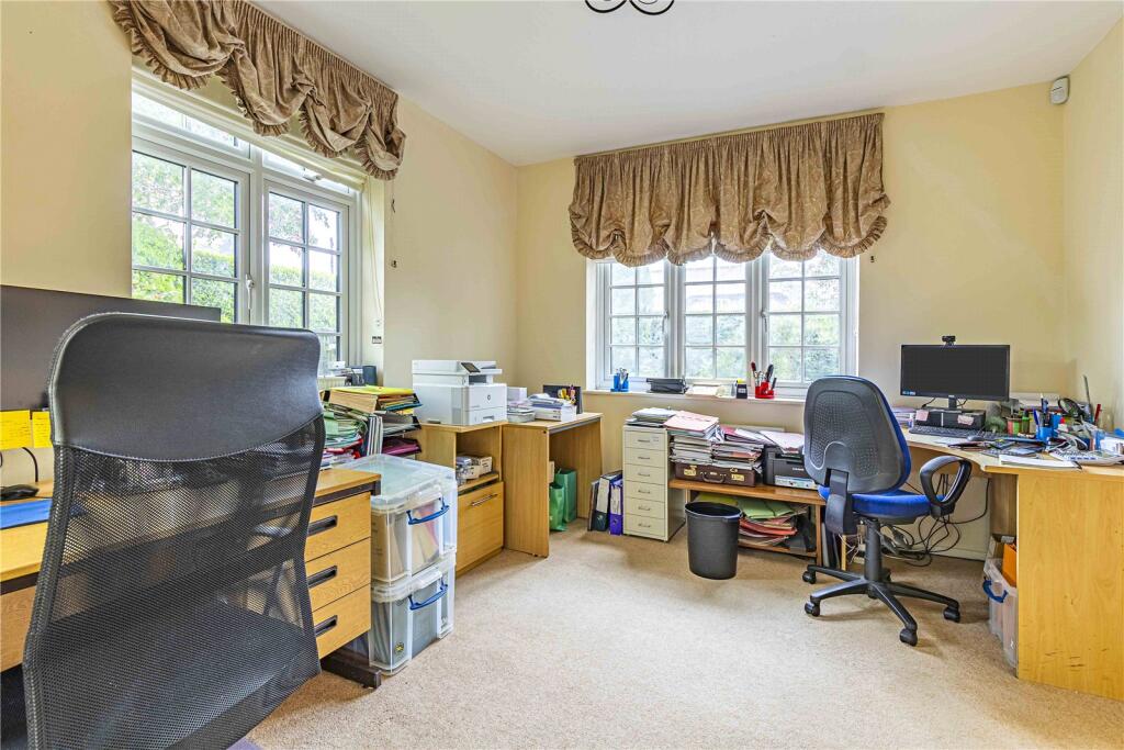 House in Hemel Hempstead - More