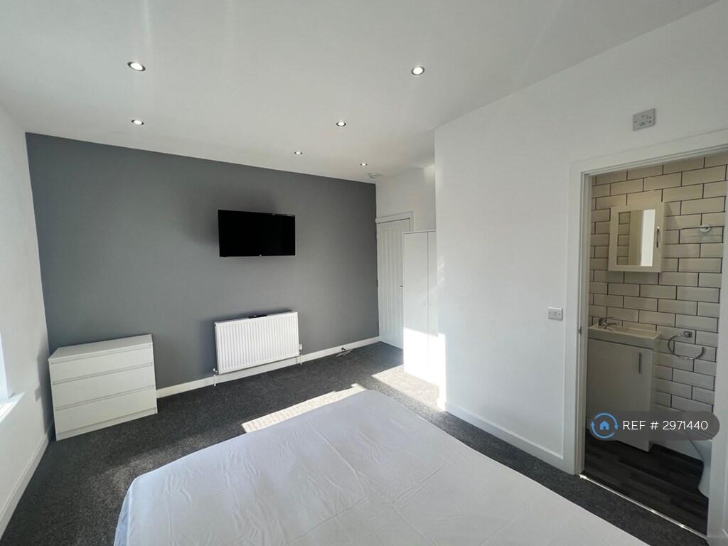 Main image of property: Lime Grove, Denton, Manchester, M34