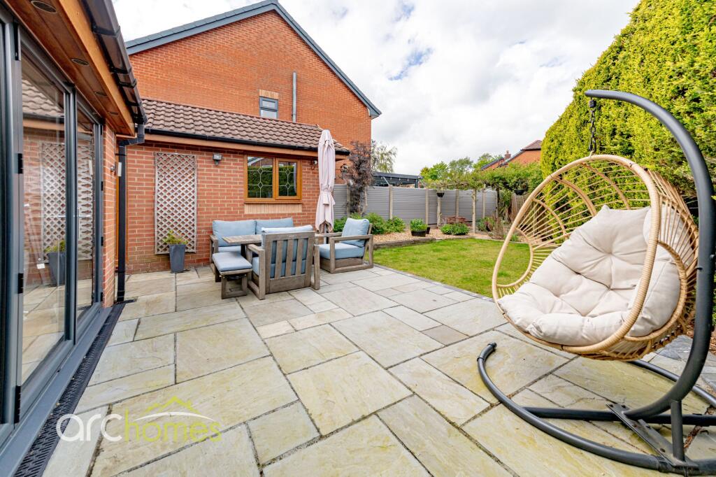 House in Bolton, Westhoughton - View 4