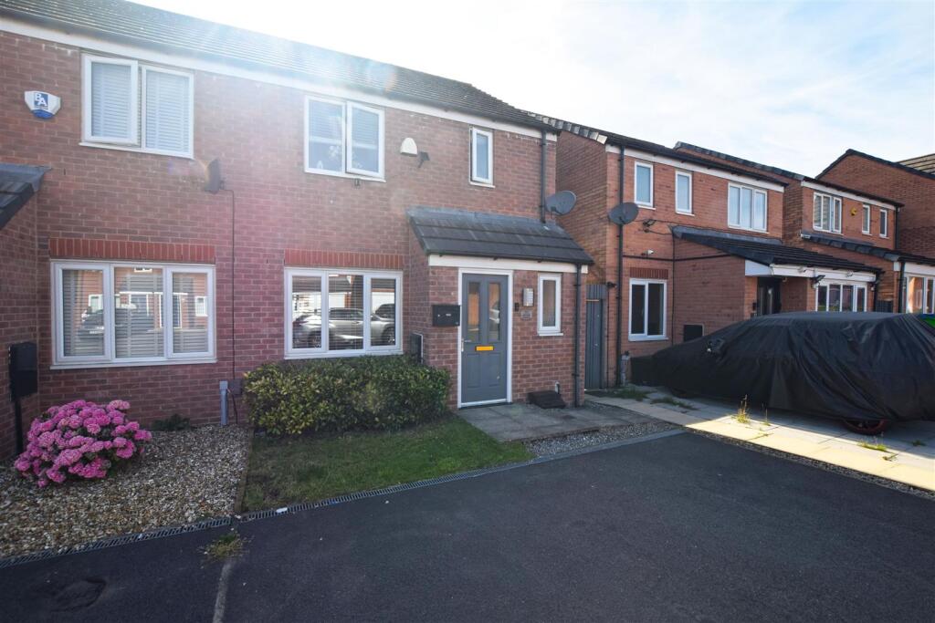Main image of property: Kinross Avenue, Heywood