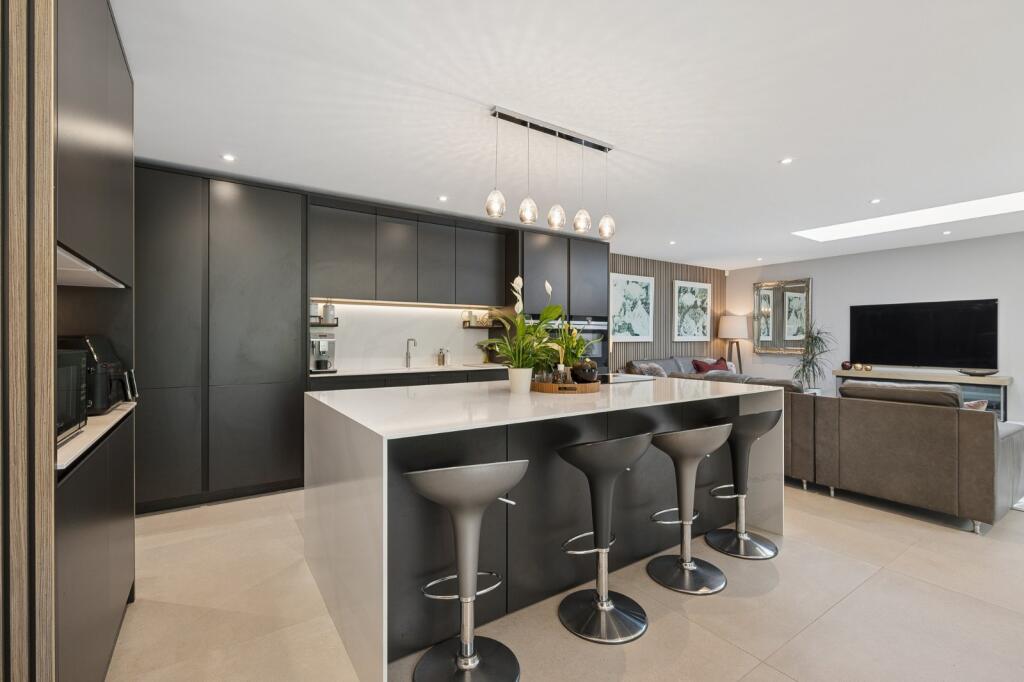 House in Wilmslow, Fulshaw Park - More