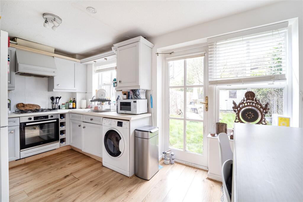 House in Kingston upon Thames - View 4