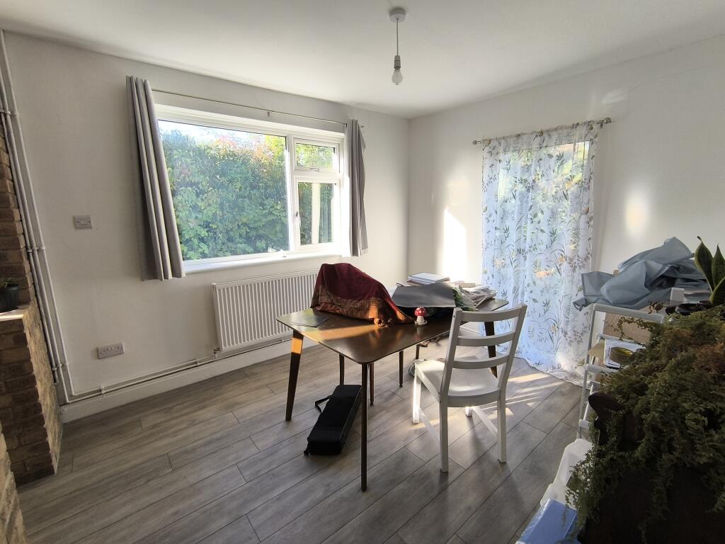 Bath Road, FROME photo 2