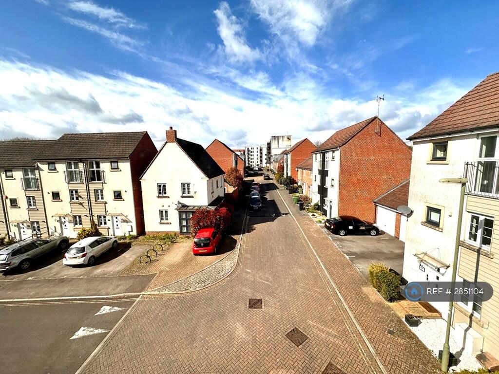 Main image of property: Sinclair Drive, Basingstoke, RG21