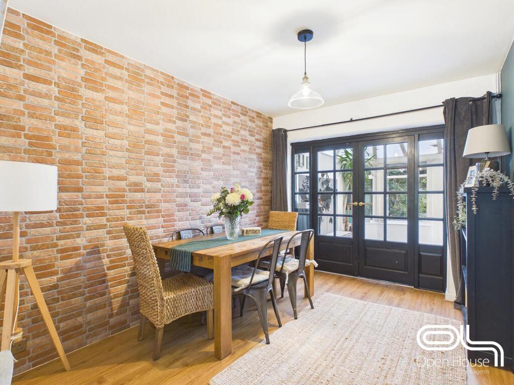 House in Stoke-on-Trent - More