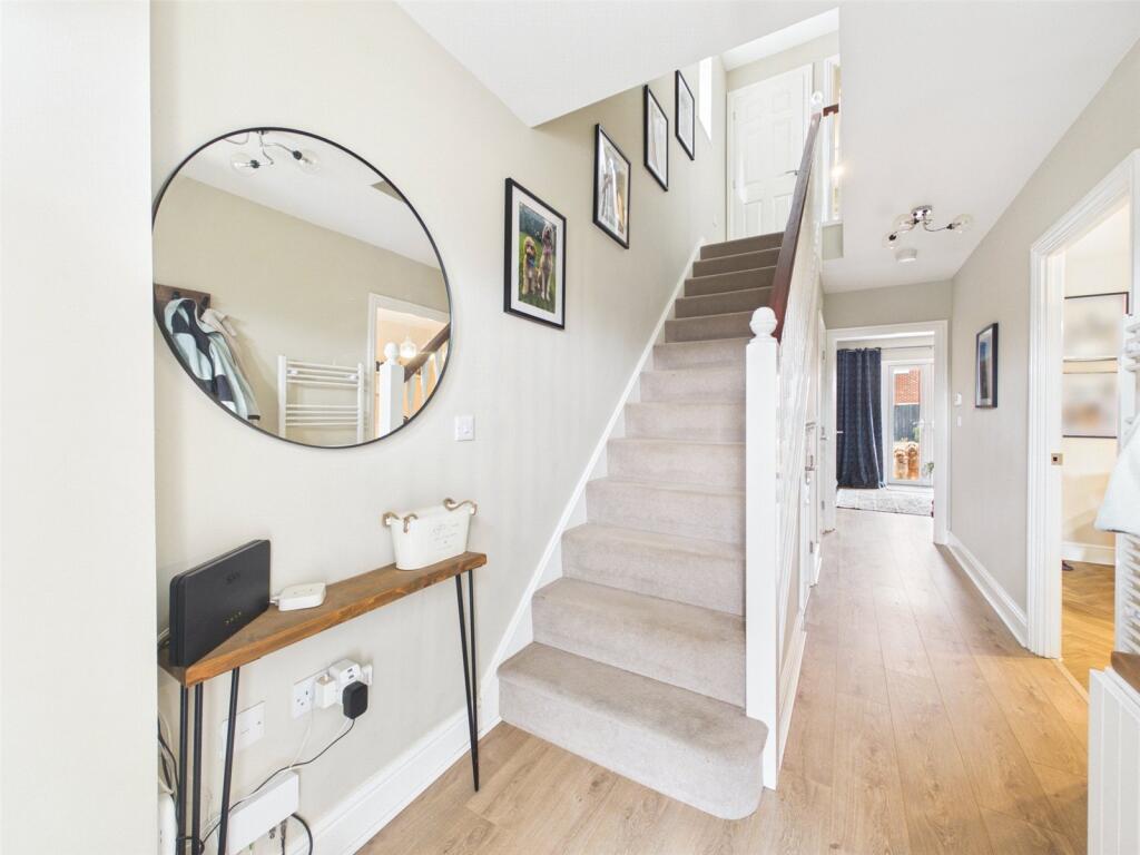 House in Gloucester - View 2