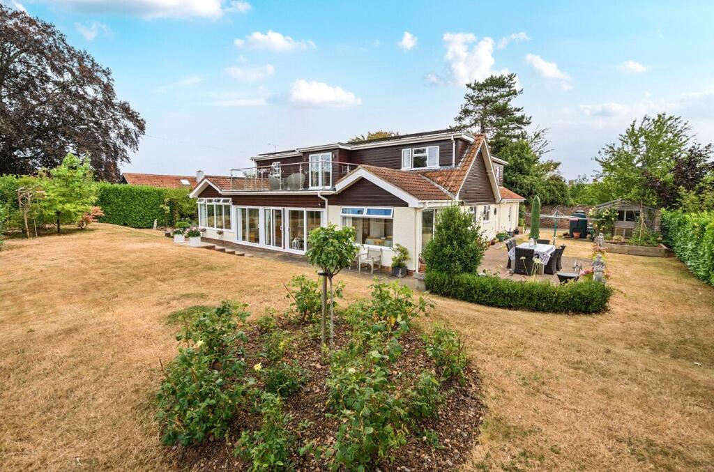 3-bed detached on Barford Close, Spaxton, Bridgwater, Somerset, £675,000