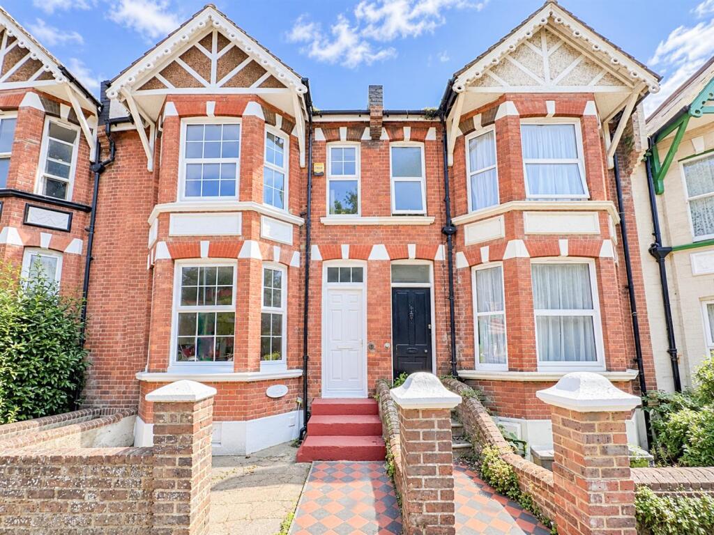6-bed terraced on Old London Road, Hastings TN35 5LZ, £375,000