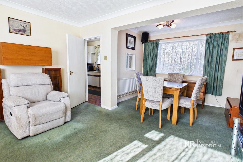 House in London, Royal Borough of Kingston upon Thames - View 5