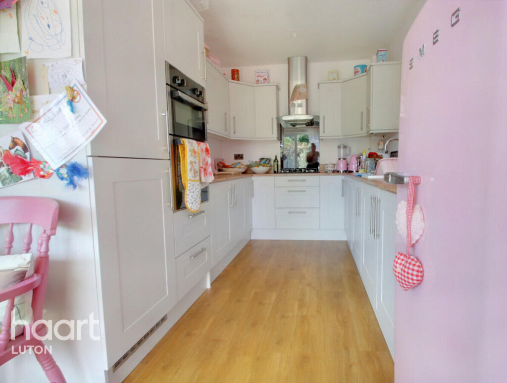 5-bed semi-detached on Cherry Gate Gardens, Luton, £595,000