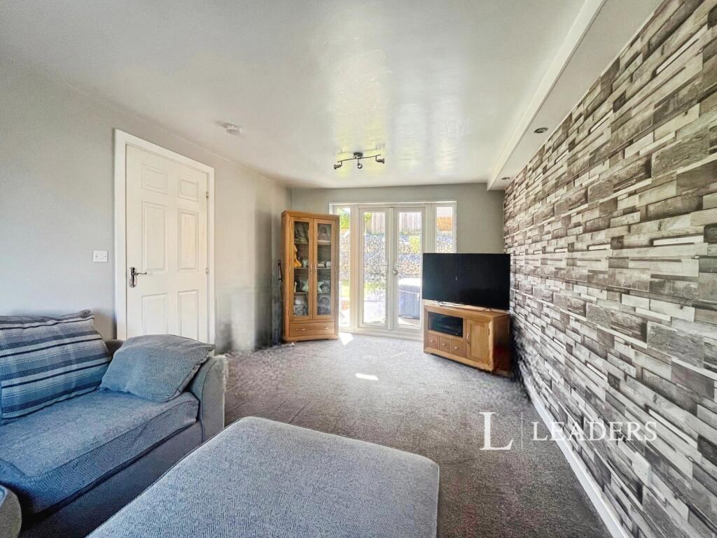 House in Mansfield, Nottinghamshire - View 5