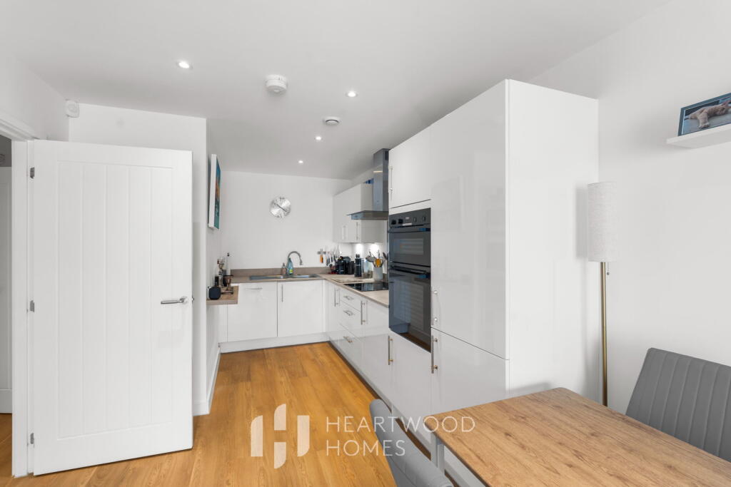 Apartment in St Albans - More