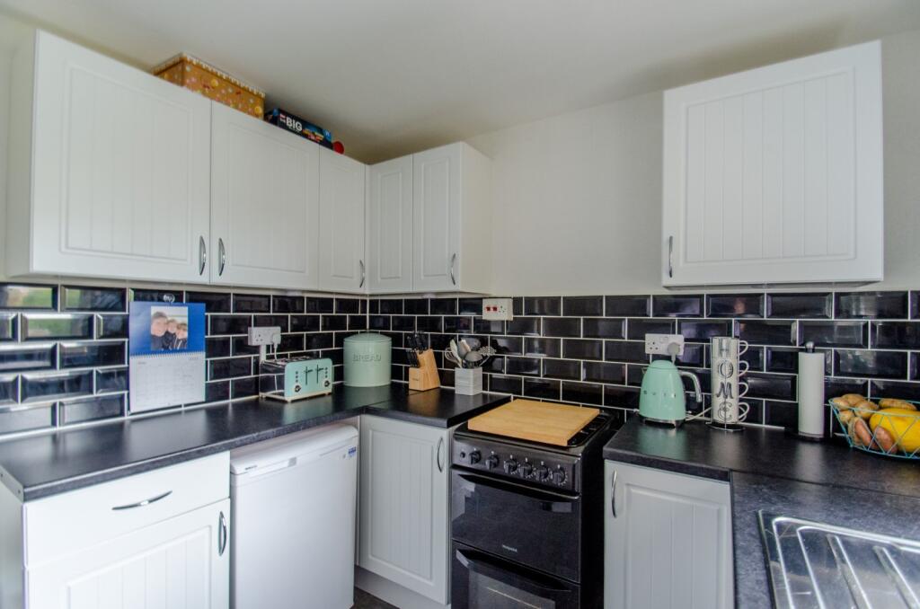 Apartment in Stevenage, St Nicholas - More