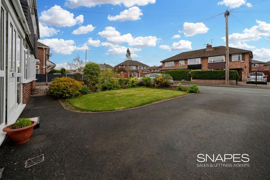 Canberra Road, Bramhall, SK7 photo 4