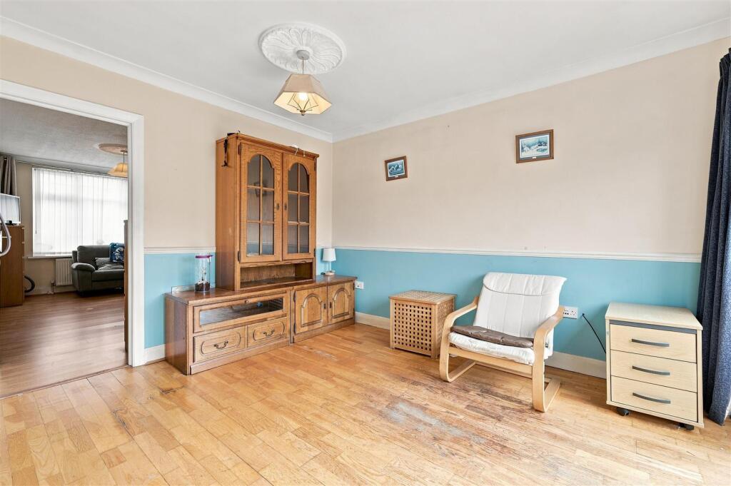 House in Enfield - View 5