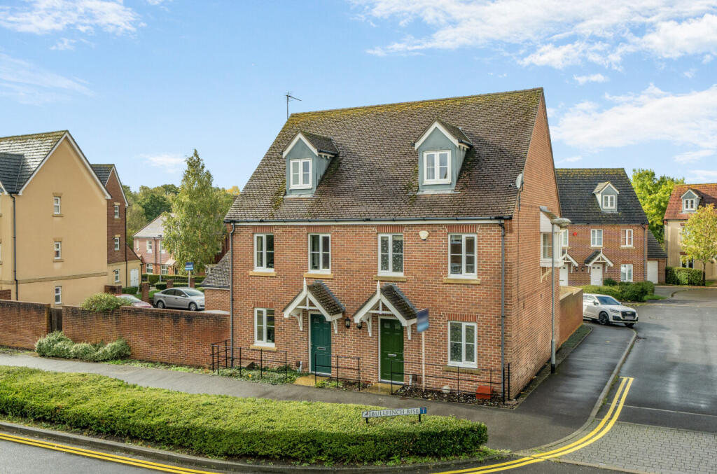 3-bed semi-detached on Merlin Way, Bracknell, Berkshire, RG12, £450,000