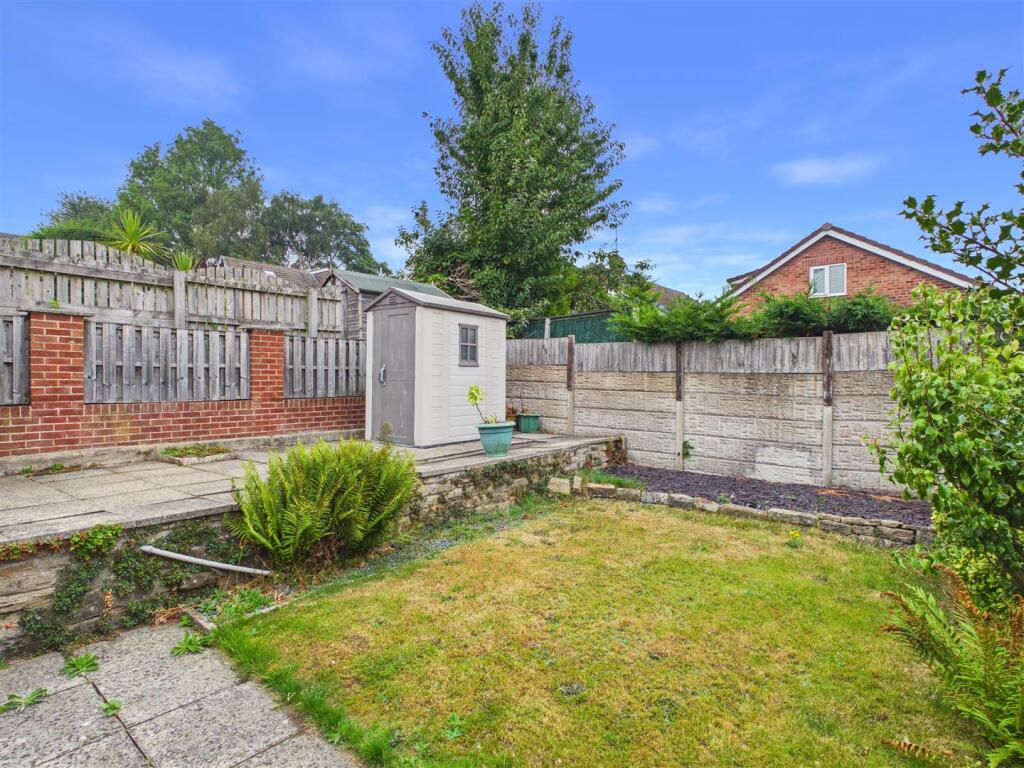 House in North East Derbyshire, Dronfield - View 5