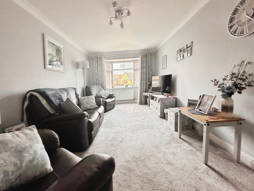 Oyster Close, Leeds, LS27 photo 4