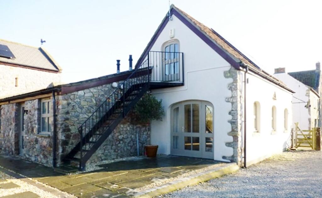 Main image of property: West Hewish, Little Manor Barns, BS24
