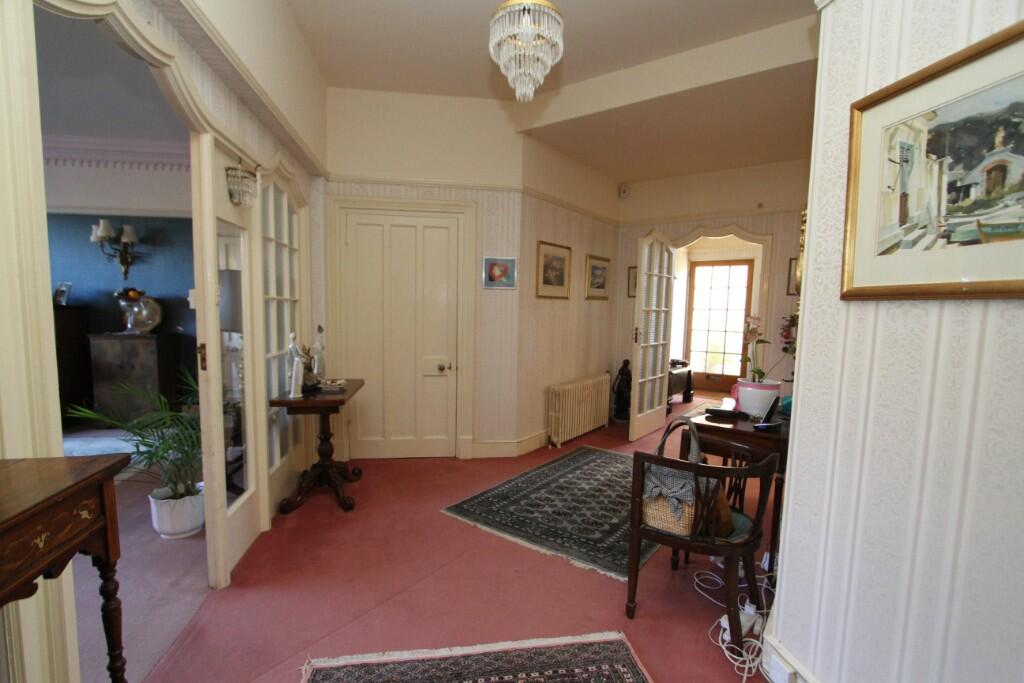 Apartment in Eastbourne, Holywell - More