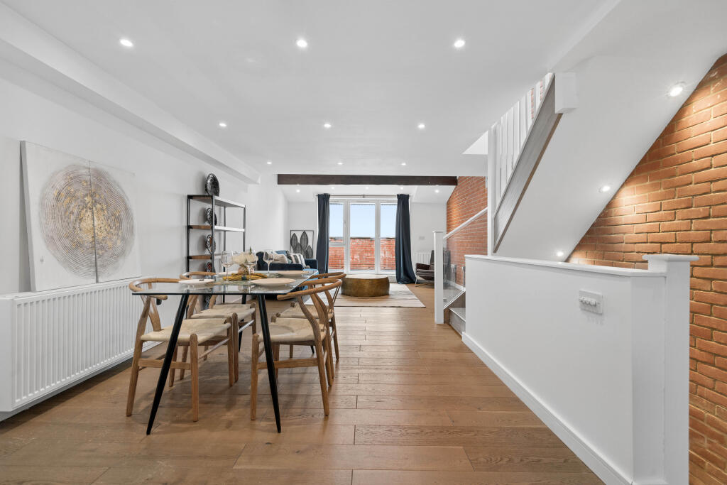 House in London - View 3