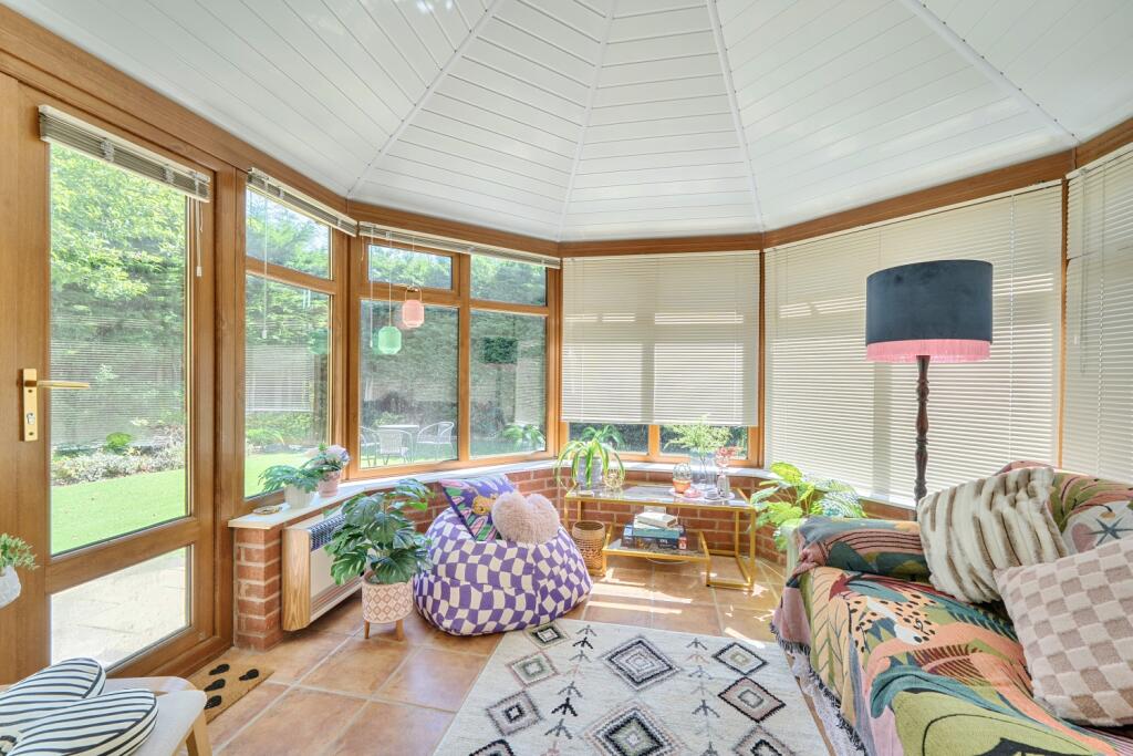 House in Solihull, West Midlands - More